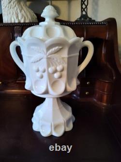 Vtg. WESTMORELAND Cherry Thumbprint Pattern Cookie Jar withLid White Milk Glass