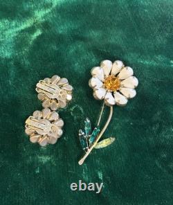 Weiss White Milk Glass & Green & Yellow Rhinestone Daisy Brooch Clip-On Earrings