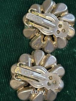 Weiss White Milk Glass & Green & Yellow Rhinestone Daisy Brooch Clip-On Earrings