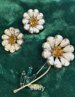 Weiss White Milk Glass & Green & Yellow Rhinestone Daisy Brooch Clip-On Earrings