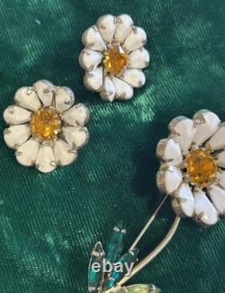 Weiss White Milk Glass & Green & Yellow Rhinestone Daisy Brooch Clip-On Earrings