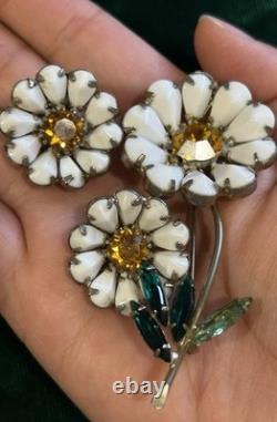 Weiss White Milk Glass & Green & Yellow Rhinestone Daisy Brooch Clip-On Earrings