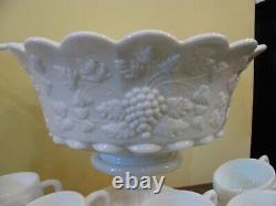 Westmoreland Vintage Paneled Grape Punch Bowl Set + Label Wonderful