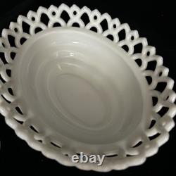 Westmoreland White Milk Glass Fox On Sailor Lacy Base Covered Serving Dish