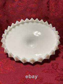 Westmoreland milk glass Centerpiece Bow & Lid 14 H, 9,25 W Sawtooth Design Exc