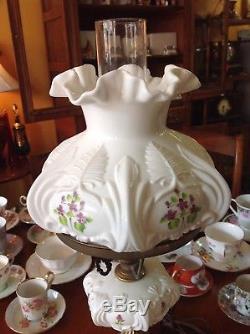 Works! Vintage Fenton Violets In The Snow Milk Glass Pedestal Table Lamp