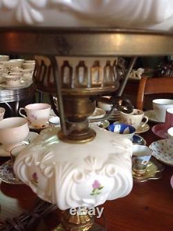 Works! Vintage Fenton Violets In The Snow Milk Glass Pedestal Table Lamp